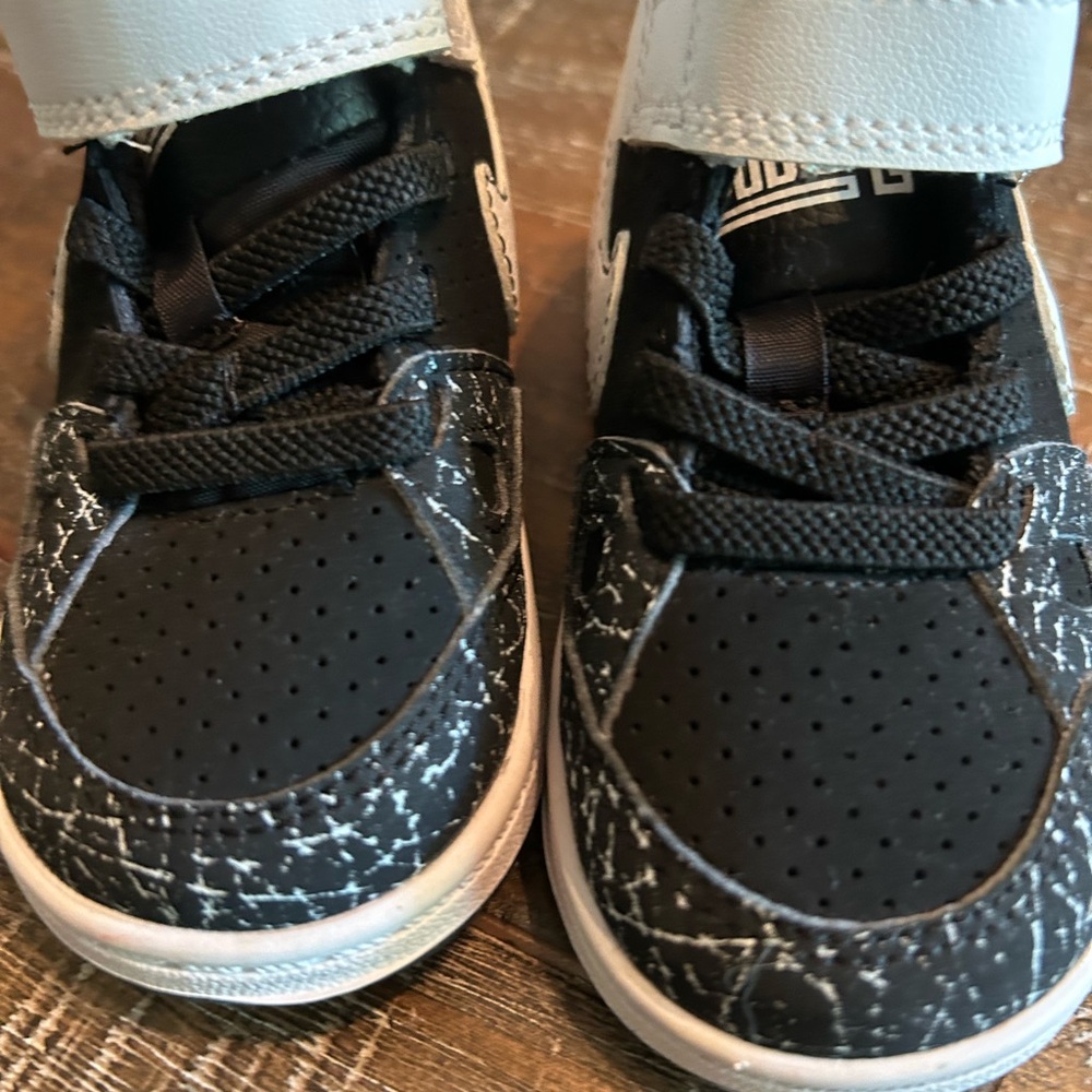 Nike Kids Black and White Patterned Sneakers